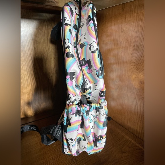 Luv Betsy unicorn backpack - Picture 2 of 7